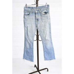 Levi's Women's Jeans Flare Distressed Blue  30x32 on tag 28x29 actual, Mid rise